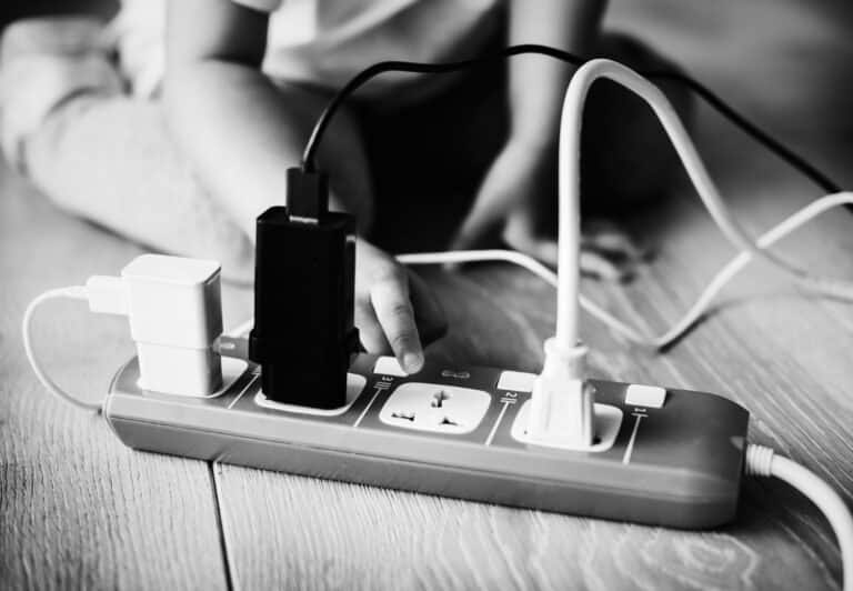 Vale a Pena Usar Estabilizador de Energia para TV?