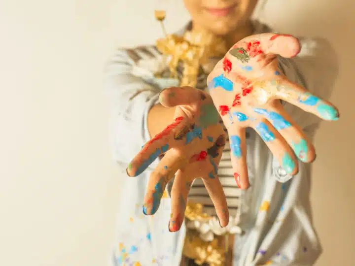 Como a arteterapia pode ajudar no desenvolvimento pessoal e profissional?