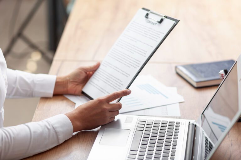 Como fazer e quanto custa a tradução juramentada da certidão de nascimento?