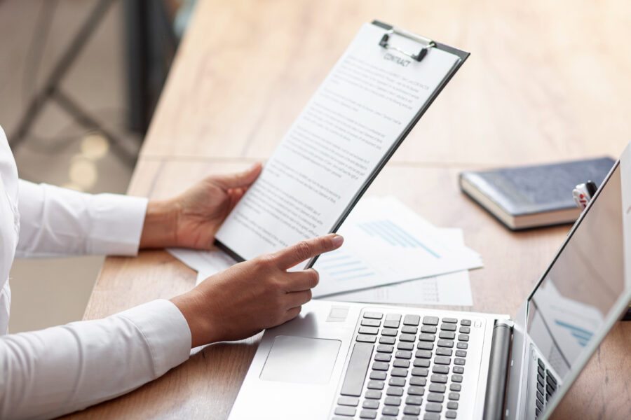 Como fazer e quanto custa a tradução juramentada da certidão de nascimento?