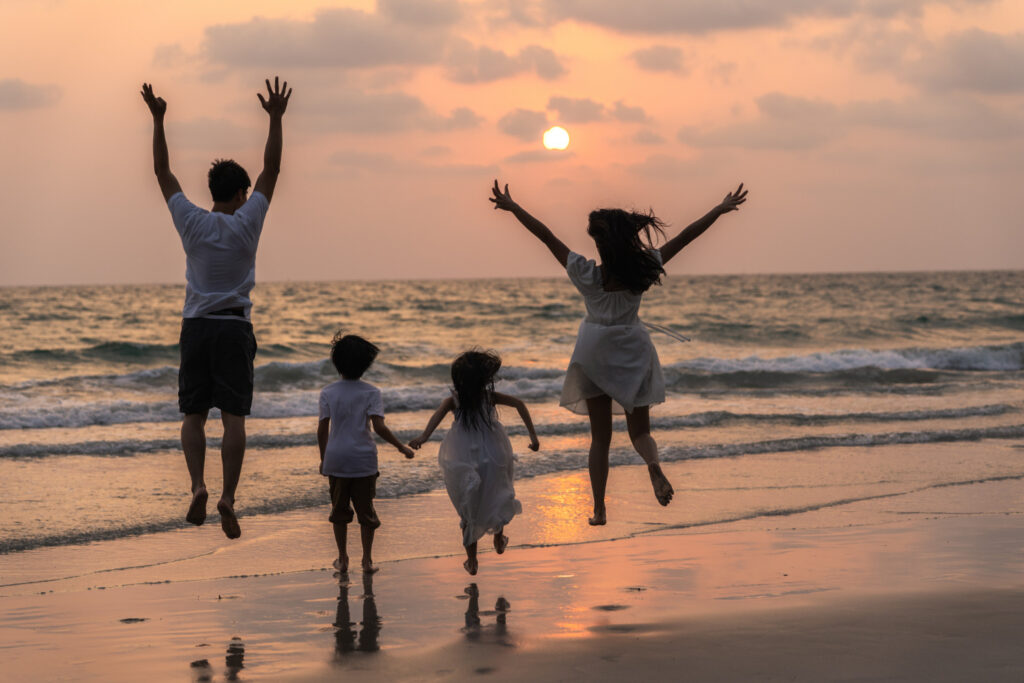 6 dicas para economizar ao viajar para praia com toda a família 6 dicas para economizar ao viajar para praia com toda a família